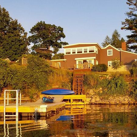 Family Cottage On Chaumont Bay, Walk To Downtown Luaran gambar