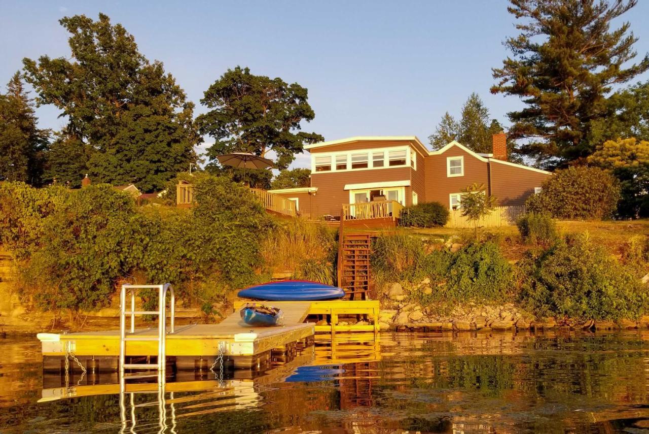 Family Cottage On Chaumont Bay, Walk To Downtown Luaran gambar